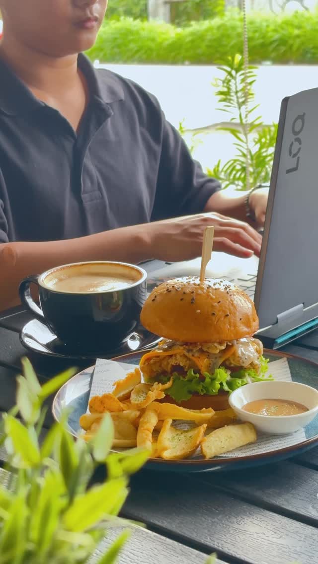 Burger & coffee at Maillard Café